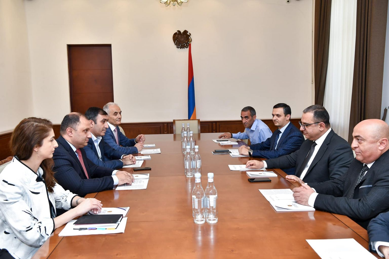 Ֆինանսների նախարարը հանդիպել է Հանրային վերահսկողության խորհրդի անդամների հետ