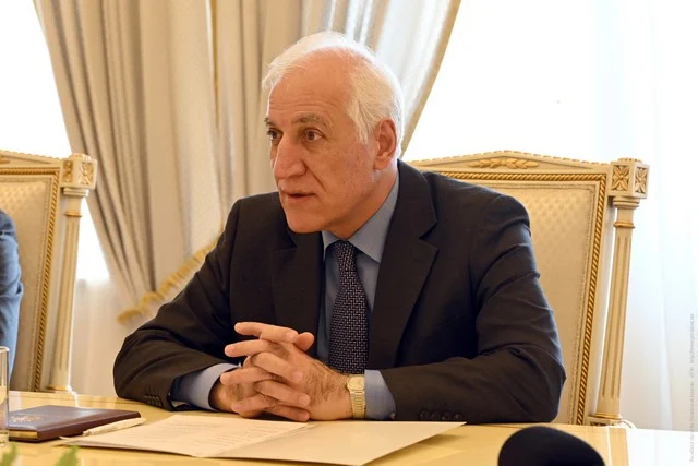 ՀՀ նախագահի հրամանագրերով դեսպաններ են նշանակվել