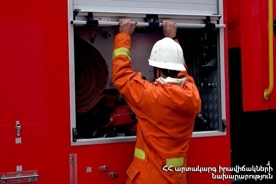 Երևանի Նանսենի փողոցում մեքենա է այրվել