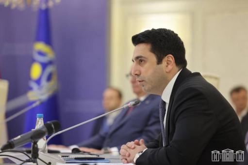 Ալեն Սիմոնյանն ու Վոլոդինը ոչ պաշտոնական, ուշագրավ զրույց են ունեցել. «Հրապարակ»