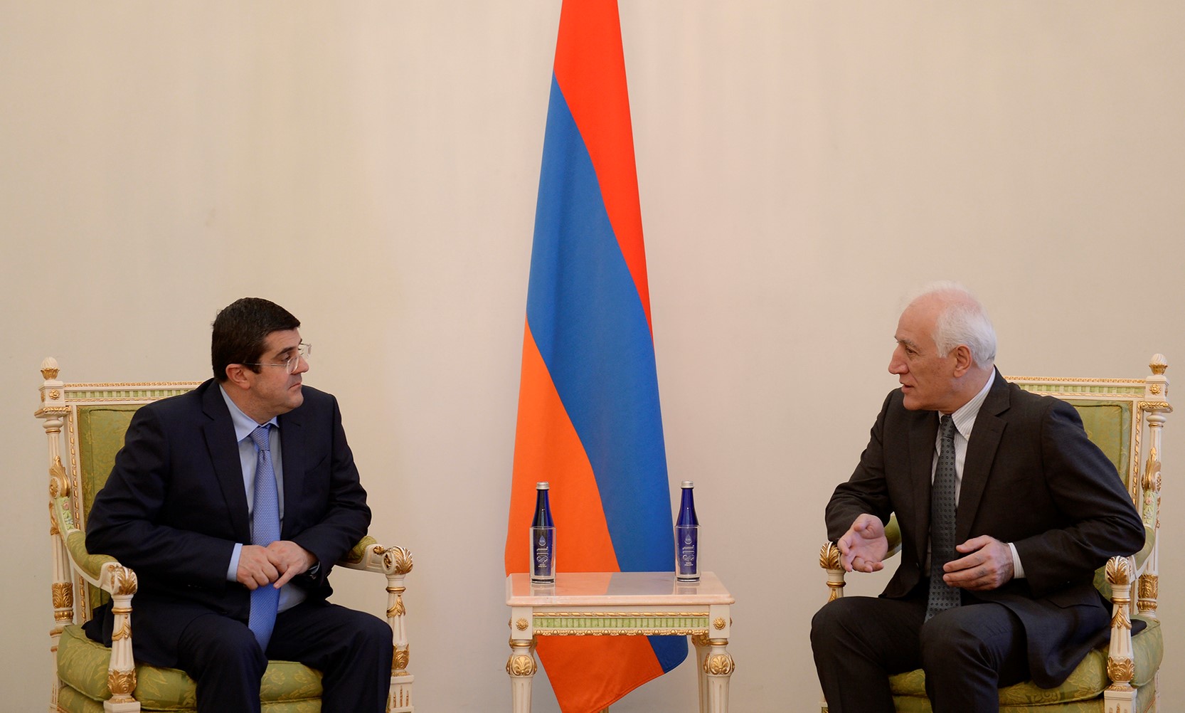 Նախագահ Վահագն Խաչատուրյանը հանդիպում է ունեցել Արցախի նախագահ Արայիկ Հարությունյանի հետ