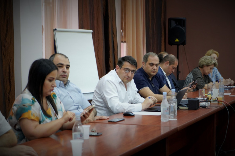 Փաստաբանների պալատը որոշել է պահանջել ՀՀ ՆԳՆ ոստիկանության պետ Արամ Կառլենի Հովհաննիսյանի հրաժարականը
