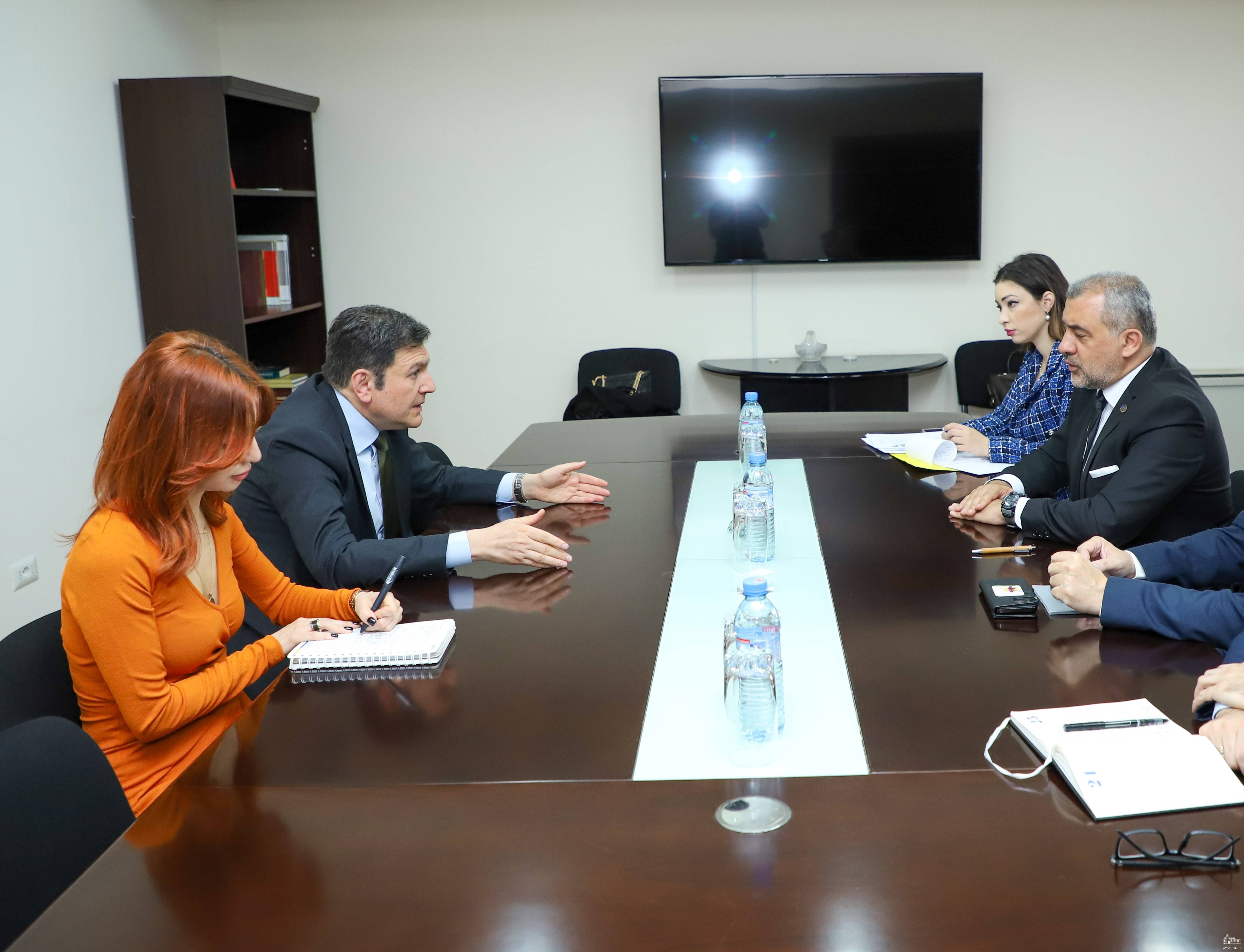 Պարույր Հովհաննիսյանը և Լուկաս Ֆուռլասը քննարկել են Լաչինի միջանցքի ապօրինի արգելափակման հարցը