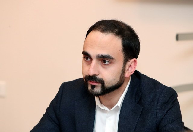 Ավինյանը կառավարությունում ամենօրյա հավաք է անում. Գյումրիում իշխանությունը խլելու հարցը լուծված է․ «Հրապարակ»
