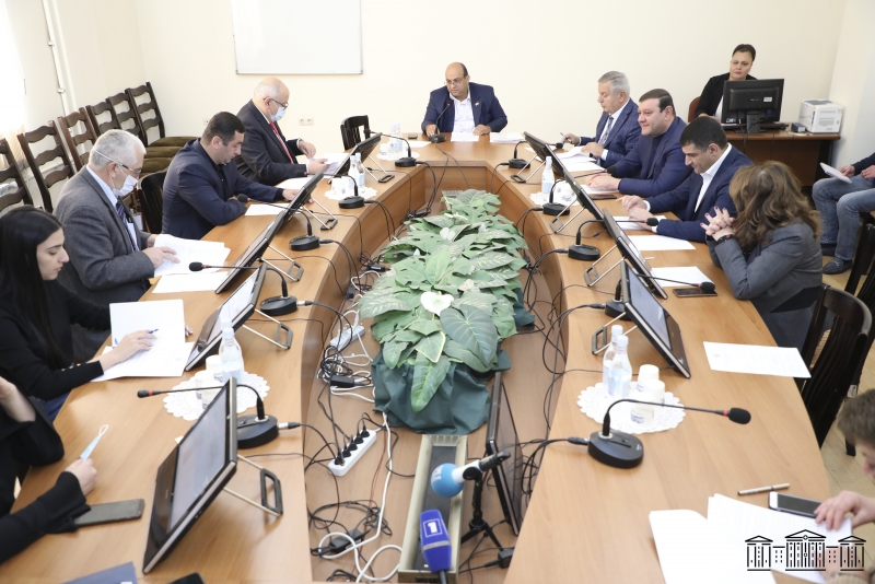 ԱԺ-ում քննարկվել է Երեւանի քաղաքապետի ընդունած որոշումների իրավահաջորդության հարցը