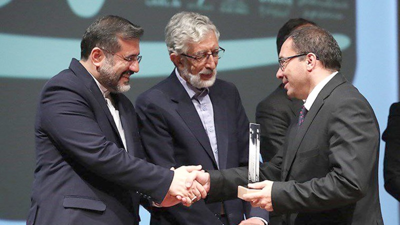 Իրանում ՀՀ դեսպանը արժանացել է «Ղանդ է փարսի» մրցանակին