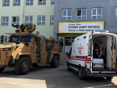 В школе в Турции ученик открыл стрельбу: семеро ранены, есть заложники