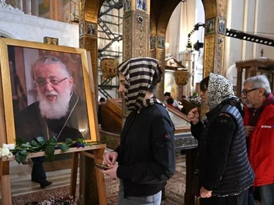 Вселенский патриарх Варфоломей вместе с местоблюстителем Патриаршего престола Грузии совершил обряд отпевания Илии II