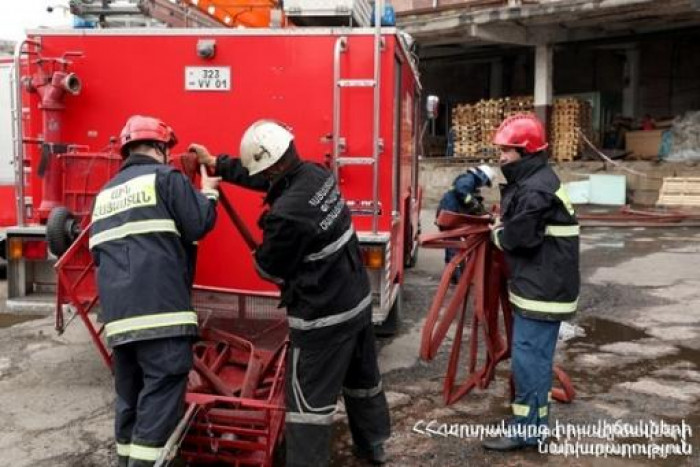 Գորիսում այրվել է 100-120 տոննա տարողությամբ մազութի տարայի պատերին և հատակին մնացած մազութը
