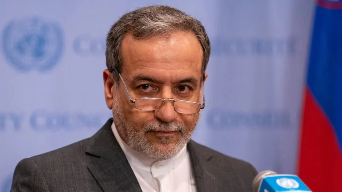 Արաղչին հեռախոսազրույցներ է ունեցել Սաուդյան Արաբիայի, ԱՄԷ-ի, Կատարի, Քուվեյթի, Բահրեյնի, Իրաքի և Պակիստանի արտգործնախարարների հետ