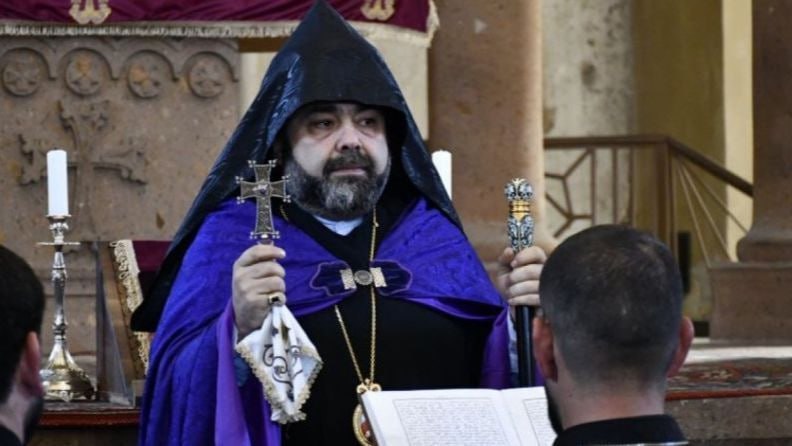 Արագածոտնի թեմի առաջնորդ Մկրտիչ եպիսկոպոս Պռոշյանը կալանավորվեց երկու ամսով