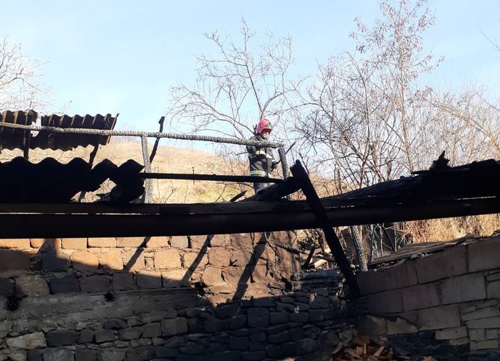 Հրդեհ Կողբ գյուղում․ այրվել են անասնագոմի փայտե կառուցատարրերը և հարակից խորդանոցի ծածկը