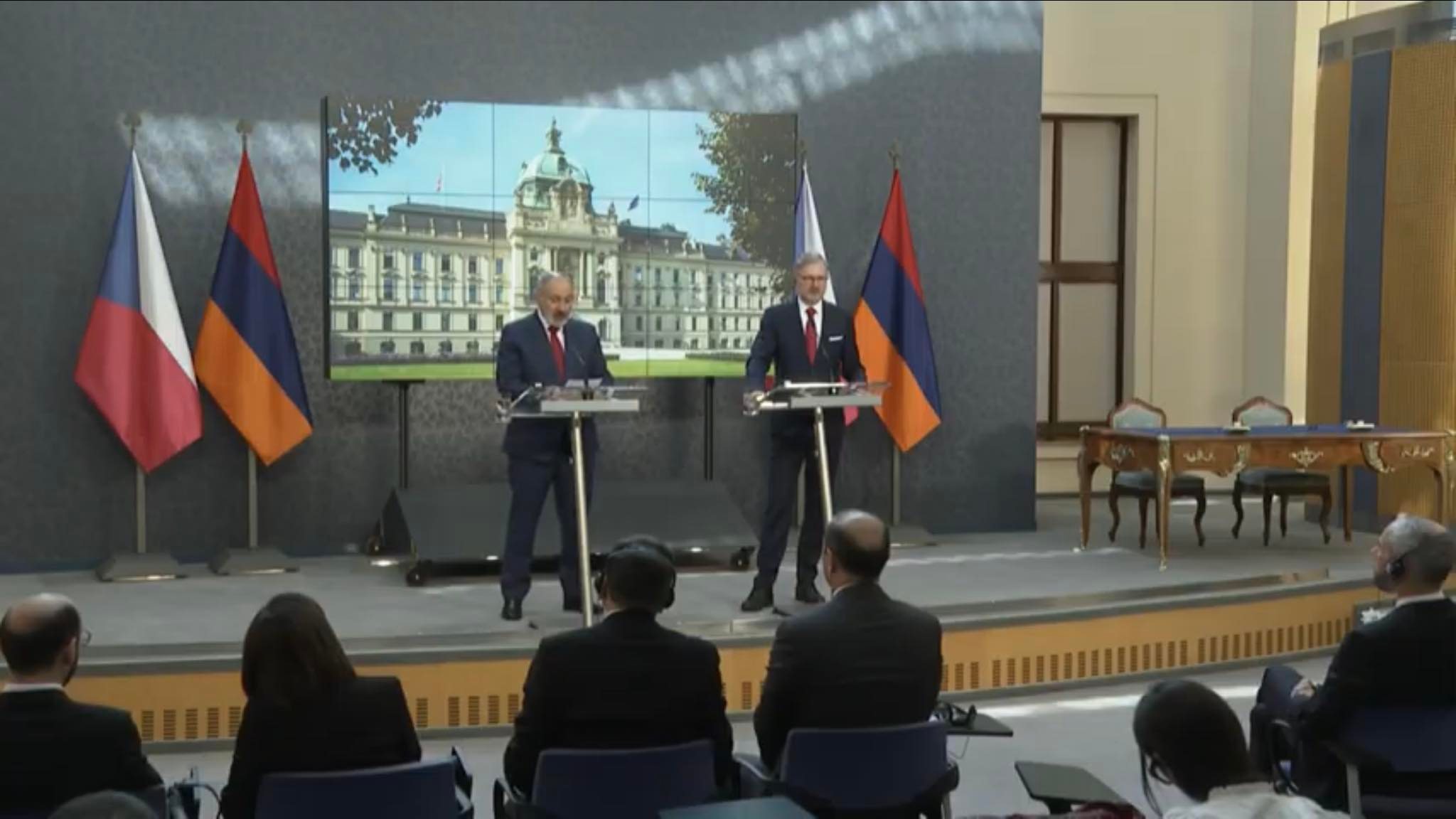 Պրահայում Հայաստանի և Չեխիայի վարչապետները հանդես են գալիս հայտարարություններով (Ուղիղ)