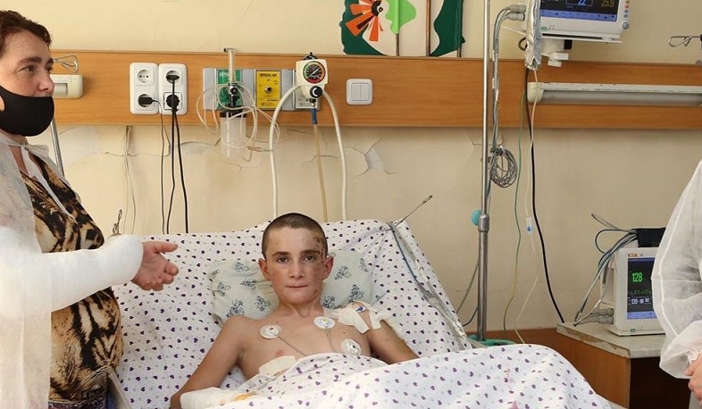 Հրետակոծությունից ծանր վիրավորված 13-ամյա Ռոբերտի վիճակն արդեն կայուն է