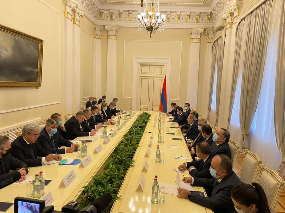 ՌԴ միջգերատեսչական պատվիրակության անդամները՝ Լավրովի գլխավորությամբ, հանդիպել են Նիկոլ Փաշինյանի հետ