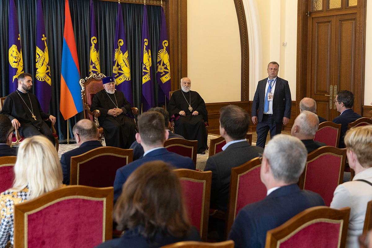 Ամենայն Հայոց Կաթողիկոսն ընդունել է Դատավորների եվրոպական միության տարեկան համաժողովի մասնակիցներին