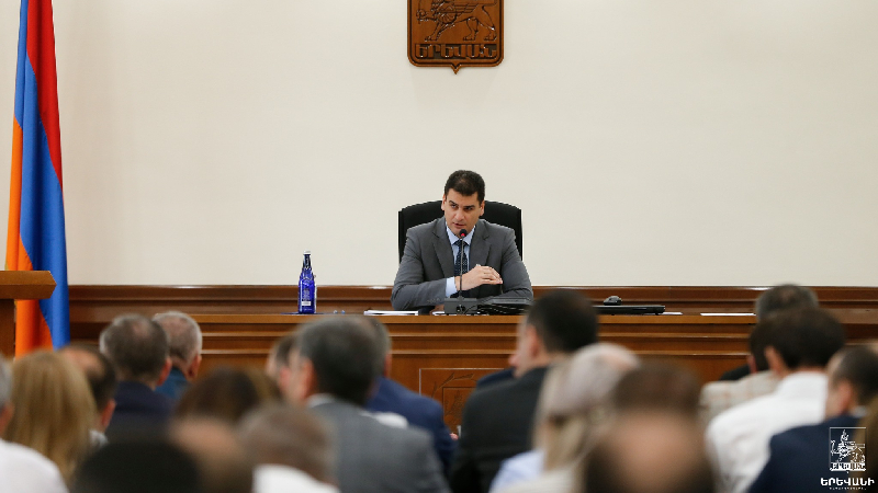 Խորհրդակցություն քաղաքապետարանում (ուղիղ) 