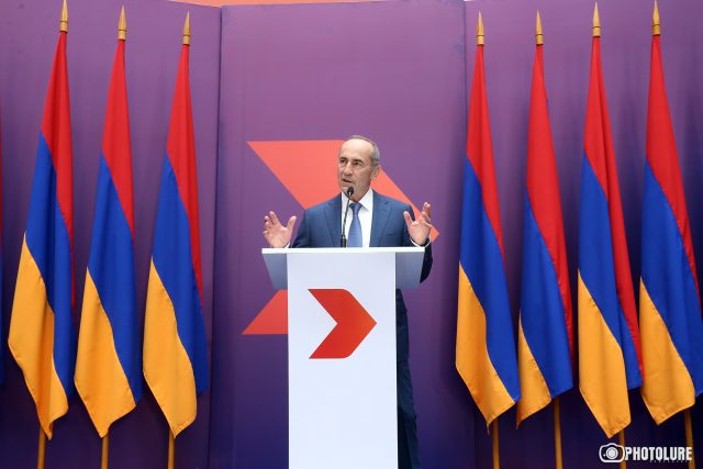 Բանտարկում են նրանց, ովքեր զենքը ձեռքին պաշտպանել են մարզի բնակիչներին․ Ռոբերտ Քոչարյան