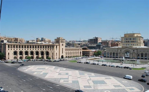 Ոստիկանությունը փակել է Հանրապետության հրապարակ տանող փողոցները (ուղիղ)