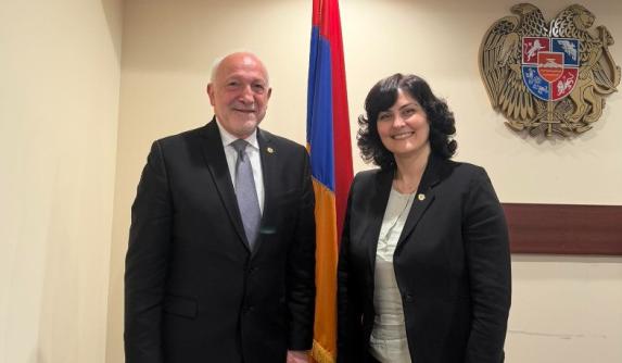 Լոս Անջելեսում և Ֆրեզնոյում ՀՀ հյուպատոսները քննարկել են համագործակցության հնարավորությունները