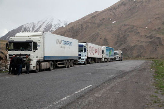 Լարս ավտոճանապարհը բաց է. ռուսական կողմում կա մոտ 400 կուտակված բեռնատար