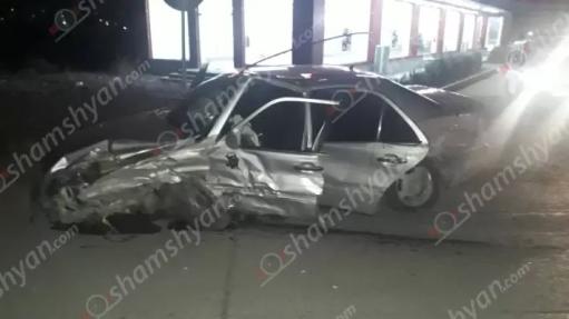Ավտովթար` Արարատի մարզում. բախվել են Mercedes-ներ․ վարորդները տեղափոխվել են հիվանդանոց
