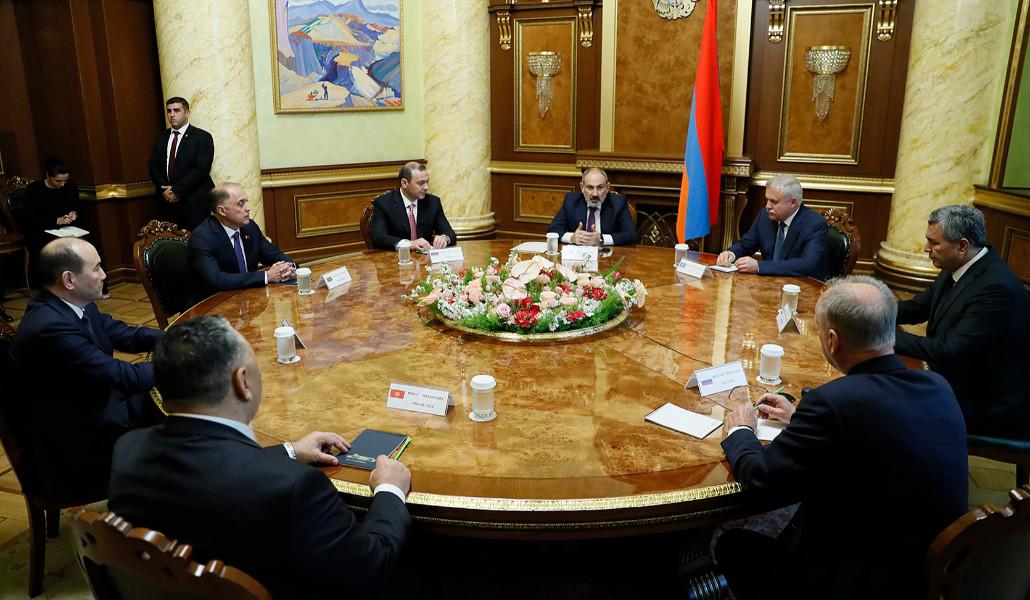 Заявления официальных лиц Азербайджана настораживают, и этот вопрос должен быть обсужден в формате ОДКБ: премьер-министр принял членов КССБ ОДКБ