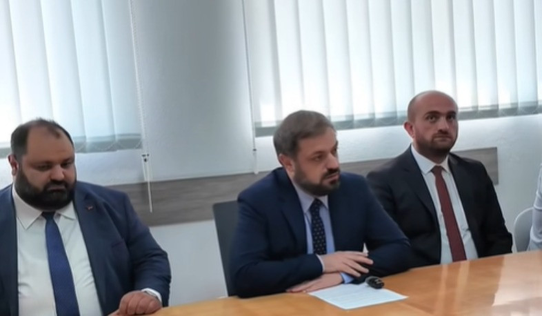 Գևորգ Պապոյանը «Արարատցեմենտում» ներկայացրել է նորանշանակ կառավարիչ Դավիթ Գևորգյանին