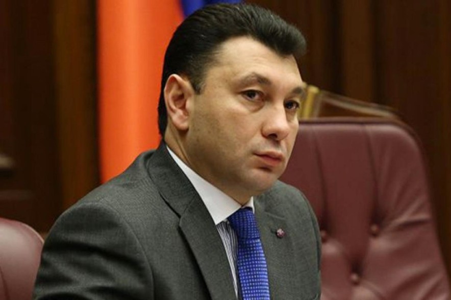 Մտել եք քաղաքականություն, ձեր գործն է․ մասնակցեք, պայքարեք ու մրցակցեք, ոչ թե «սրբի» դեմքով խորհուրդներ տվեք․ Շարմազանովը՝ Նարեկ Կարապետյանին