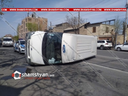 Խոշոր ավտովթար Երևանում. բախվել են Volkswagen Golf-ն ու Ford Transit-ը. վերջինը կողաշրջվել է, ճանապարհը դարձել է միակողմանի, կա վիրավոր