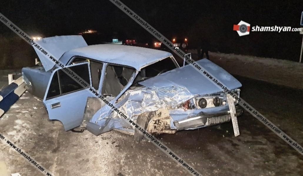 Ոստիկանության ծառայողը «07»-ով բախվել է կայանված Hyundai-ին․ 1 զոհ, 2 վիրավոր