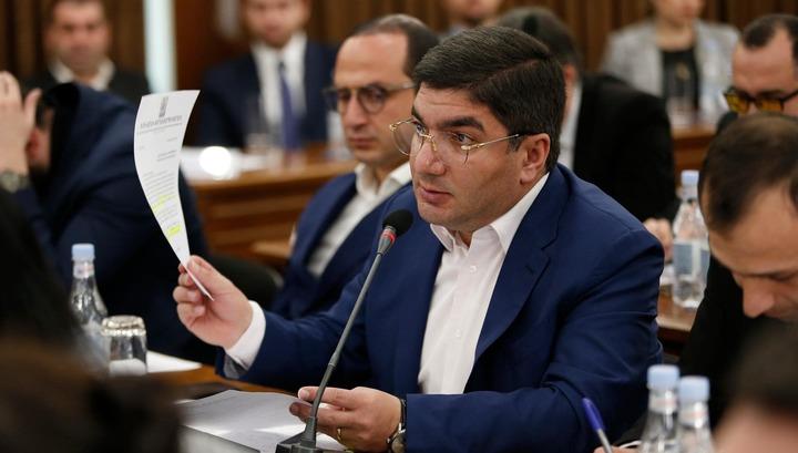 Էն բոյով քաղաքապետը՝ «Ժոնգ թոնգ» ավտոբուսները առավ, լիքը խնդիրներ կային, ո՞նց տվեցիք տեխբնութագիրը. Մեսրոպ Մանուկյան