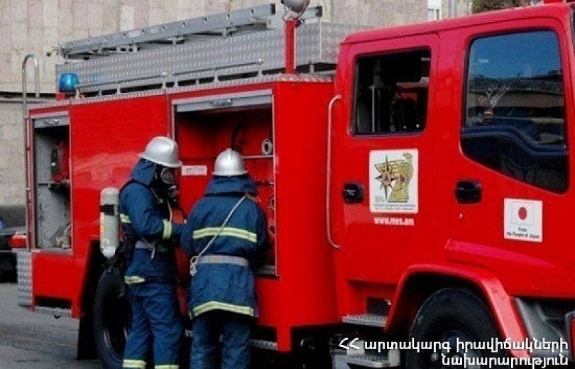 Աշտարակ քաղաքում գտնվող ավտոտնակում բռնկված հրդեհը մարվել է. այրվել են «ՎԱԶ-2107» մակնիշի ավտոմեքենա