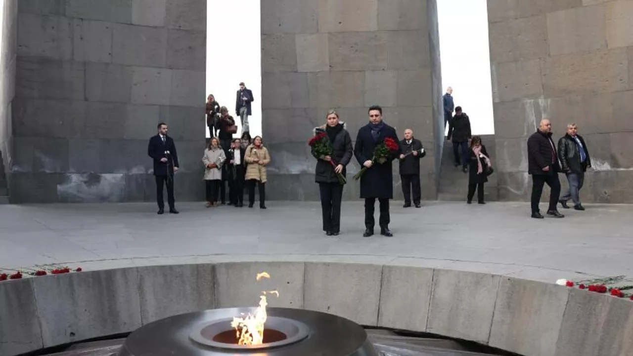 Председатель НС Франции воздала дань памяти жертв Геноцида армян