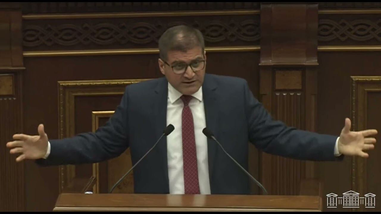 Մարտի 1-ը, հոկտեմբերի 27-ը ձեռք ձեռքի խուժեցին Ազատության հրապարակ․ Բաբաջանյանը՝ Ռոբերտ Քոչարյանի հանրահավաքի մասին