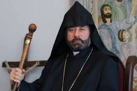 «Ի՞նչ եք ուզում, Մայր Աթոռից հարցրեք, թե ինչու է զեղչվում Վեհափառի անունը». Առաքել Սրբազան
