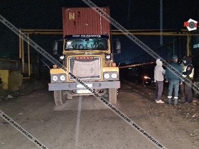 Արտակարգ դեպք Երևանում․ պարսկական համարանիշներով բեռնատար Volvo-ն կոտրել է գազախողովակների երկաթե հենասյունները