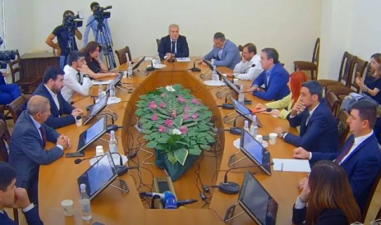 ՔՊ-ն ո՞ւմ կընտրի Պաշտպանության հանձնաժողովի դե ֆակտո փոխնախագահ․ «Հրապարակ»