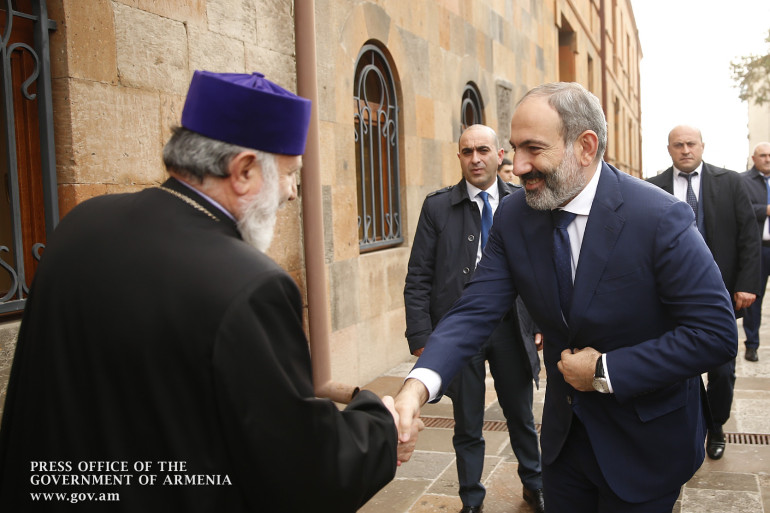 Աթեիստական պետության դաստիարակությունը ստացած մի շարք բարձրաստիճան հոգևորականներ, անձնապես Կտրիճ Ներսիսյանը, պարզապես չեն հավատում Աստծուն․ Փաշինյան