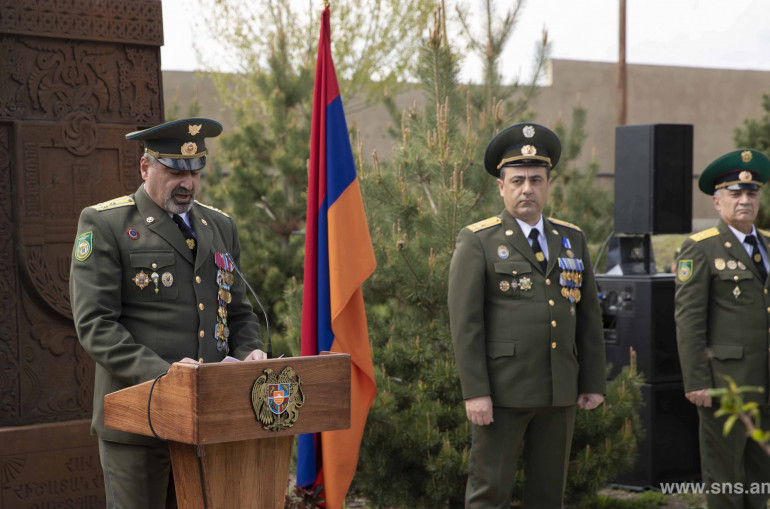 Էդուարդ Մարտիրոսյանը շնորհավորել է սահմանապահ զորքերի 28-ամյակի կապակցությամբ