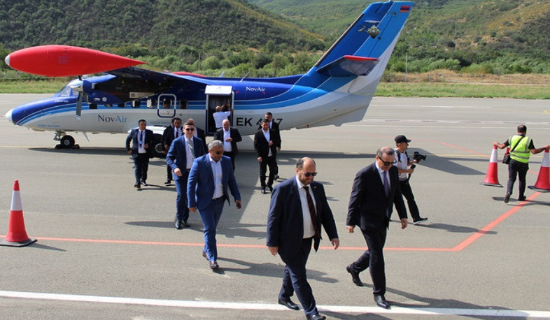 Представительским рейсом А. Арутюнян и А. Григорян вылетели в Капан для участия в мероприятиях к дню города