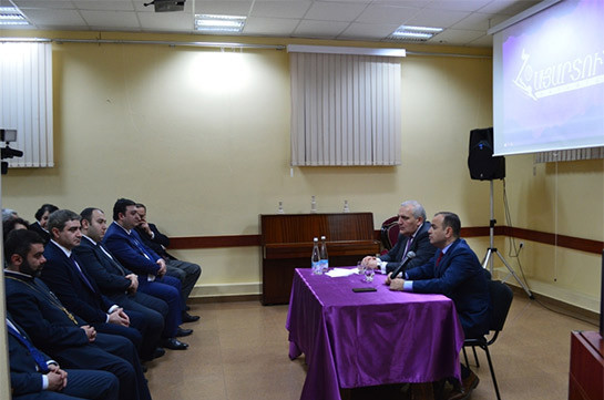 Զարեհ Սինանյանը հանդիպել է Թբիլիսիի հայ համայնքի հետ