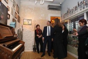 Կհարգենք հայերին. Ստամբուլի քաղաքապետը կատարել է խոստումը՝ այցելելով Դինքի թանգարան