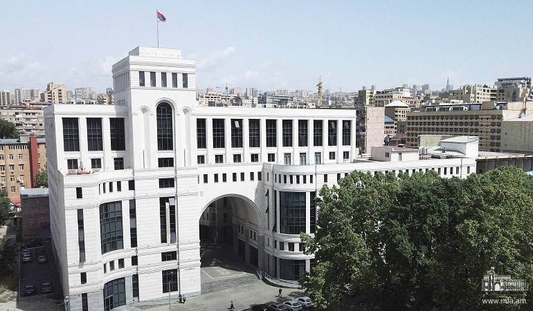 Ադրբեջանական կողմի պնդումը, որ նոյեմբերի 9-ի եռակողմ հայտարարությունը սահմանում է հայկական զորամիավորումների դուրսբերումը ԼՂ-ից, բացահայտ կեղծիք է. ՀՀ ԱԳՆ