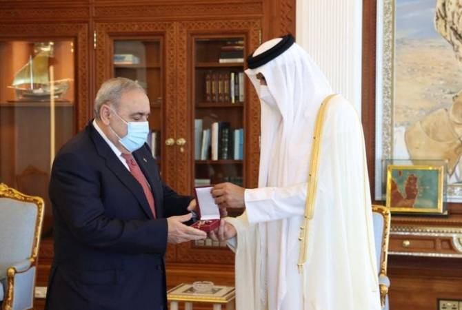 Կատարի Պետության էմիրի կողմից ՀՀ դեսպանը պարգևատրվել է «Ալ-Վաջբա» բարձրագույն շքանշանով