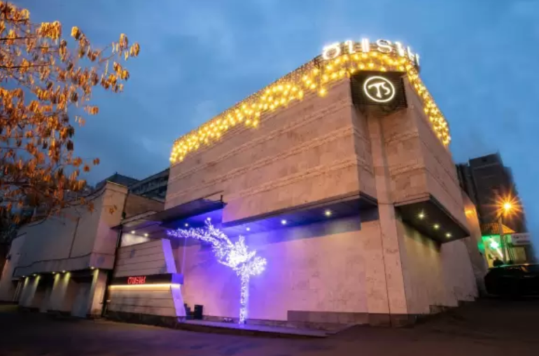 Երևանցի 41-ամյա կինը հայտնել է, որ «Ծղոտներ»-ում փորձել են իր կամքին հակառակ սեռական հարաբերություն ունենալ իր հետ