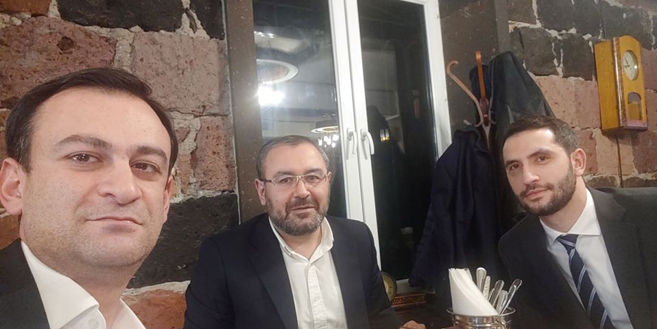 Չեն էլ թողնում մարդ մի կտոր հաց ուտի հանգիստ. պատգամավոր