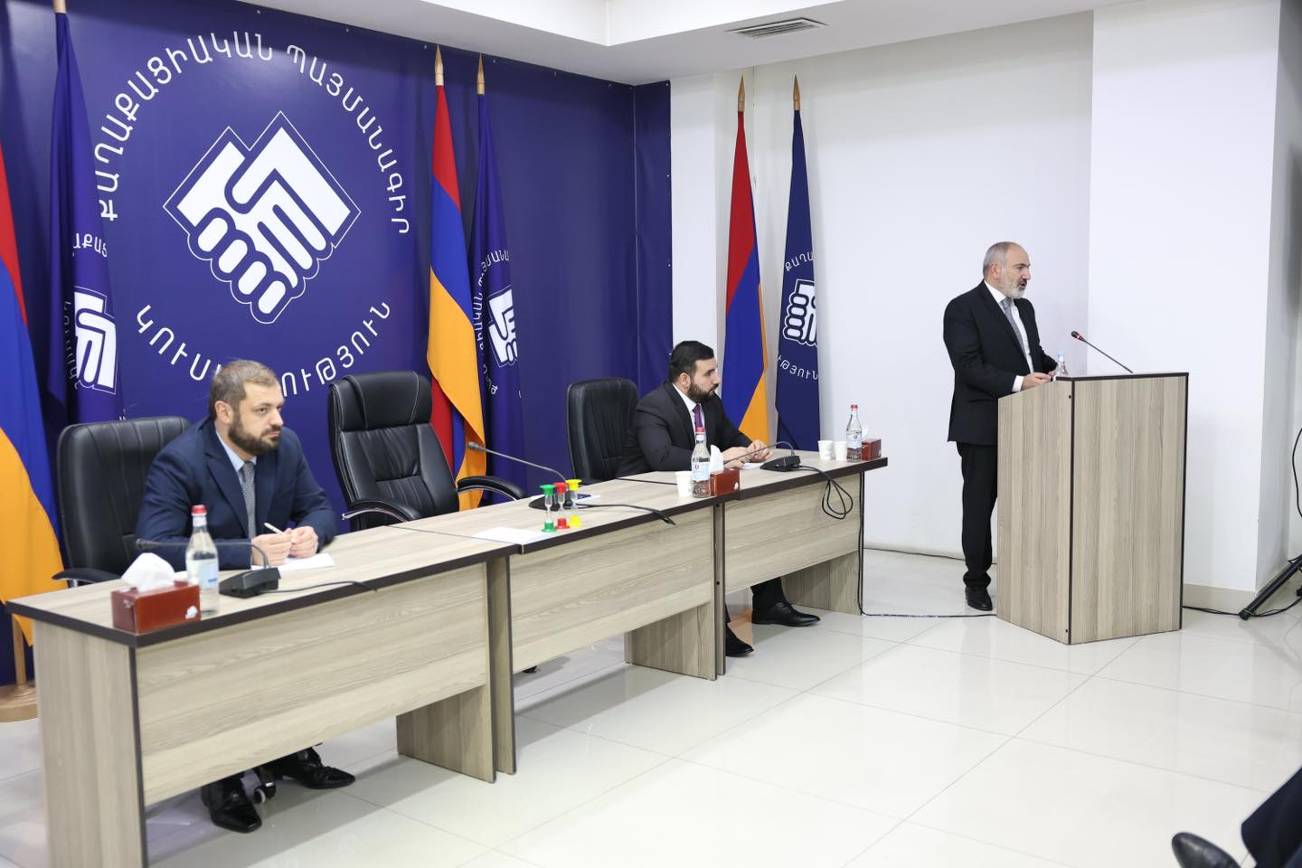 Փաշինյանի գլխավորությամբ անցկացված ՔՊ նիստում քննարկվել են կուսակցության գաղափարախոսական բնույթի հարցեր