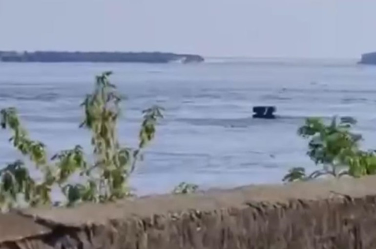 Նովայա Կախովկայում արտակարգ դրություն է մտցվել. «Կախովսկայա» ՀԷԿ-ը գրեթե ամբողջությամբ անցել է ջրի տակ (տեսանյութ)