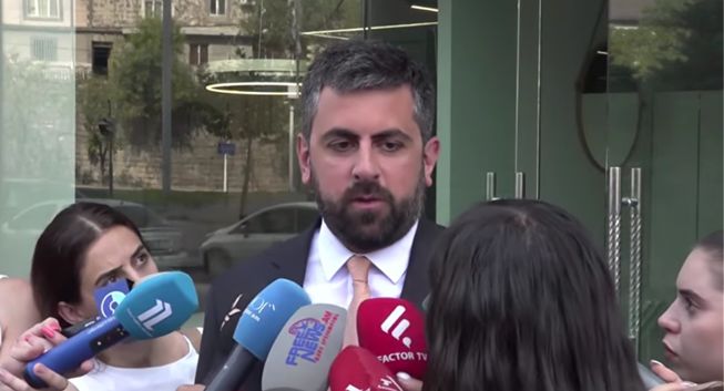 Բացարձակ տեղյակ չեմ. Խանդանյանը՝ Կաթողիկոսին կագալույծ հոգևորականով փոխարինելու մասին